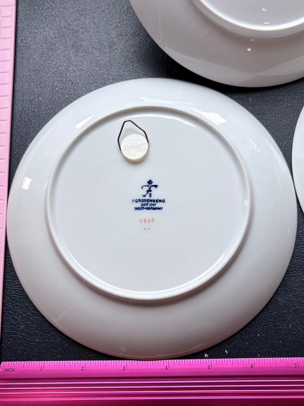 Green Game Bird Decorative Plates - Set of 3 - Picture 3 of 3
